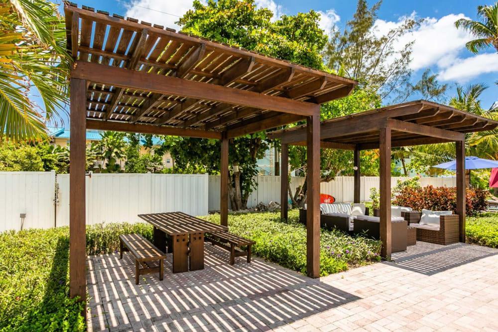 Beach Living At Island Pine Villas Blse George Town Dış mekan fotoğraf